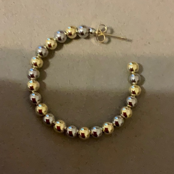 Brand new Allie + Bess mixed metal Dottie style hoop earring - Picture 6 of 6